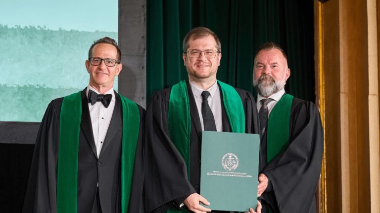 Dr Raphael F. de Souza franchit plusieurs étapes importantes en prosthodontie
